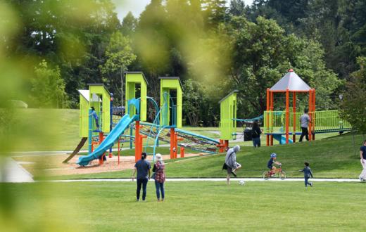 Best-eastside-parks-playgrounds-kids-families-bellevue-redmond-kirkland-issaquah